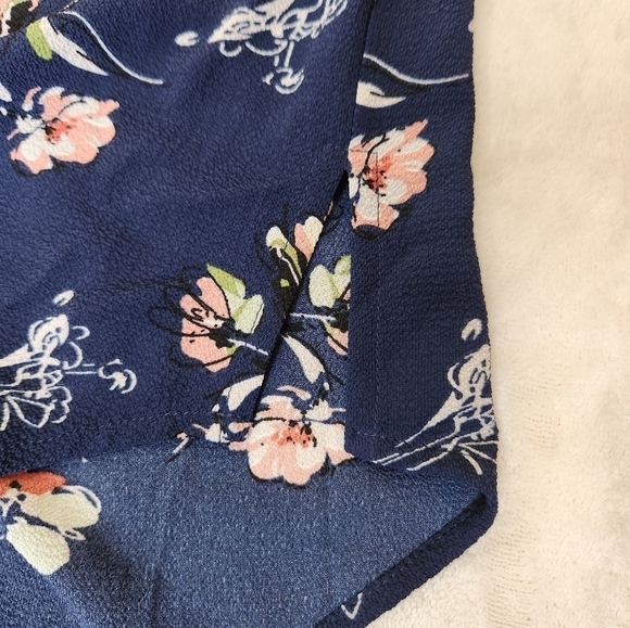 NWOT Fun2Fun 3/4 Length Sleeve Navy Floral Blouse with Splitneck Size S - Picture 12 of 13